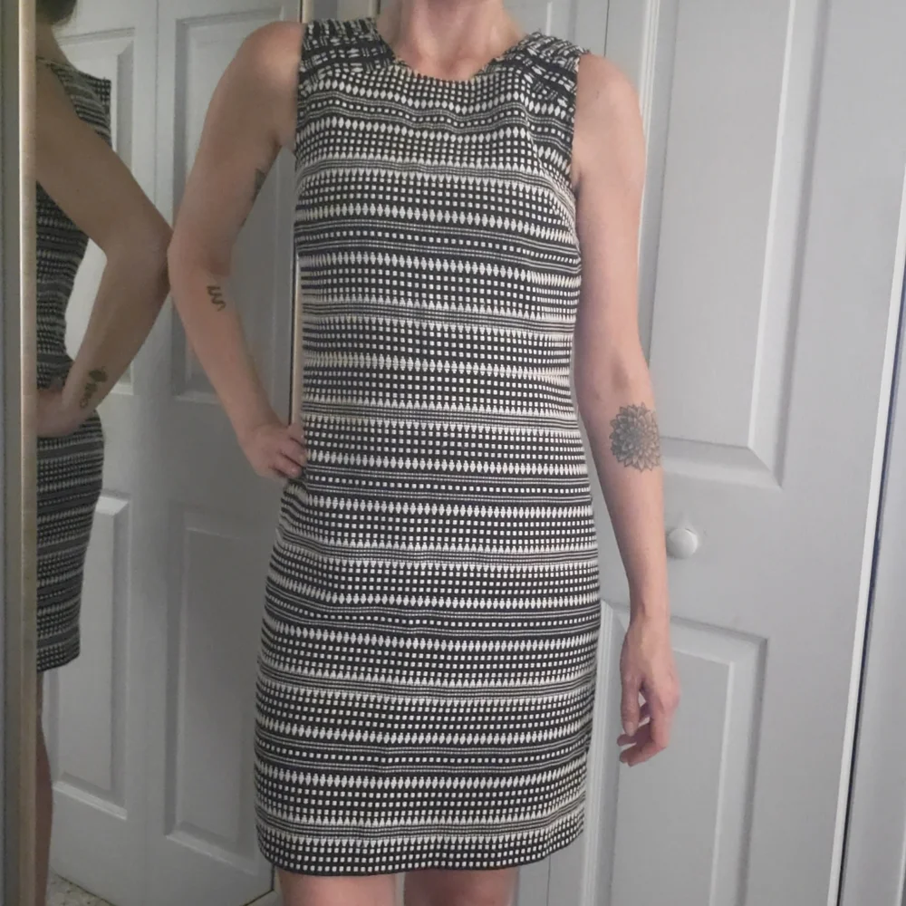Banana Republic Black & White sleeveless dress sz 6 - Picture 12 of 13